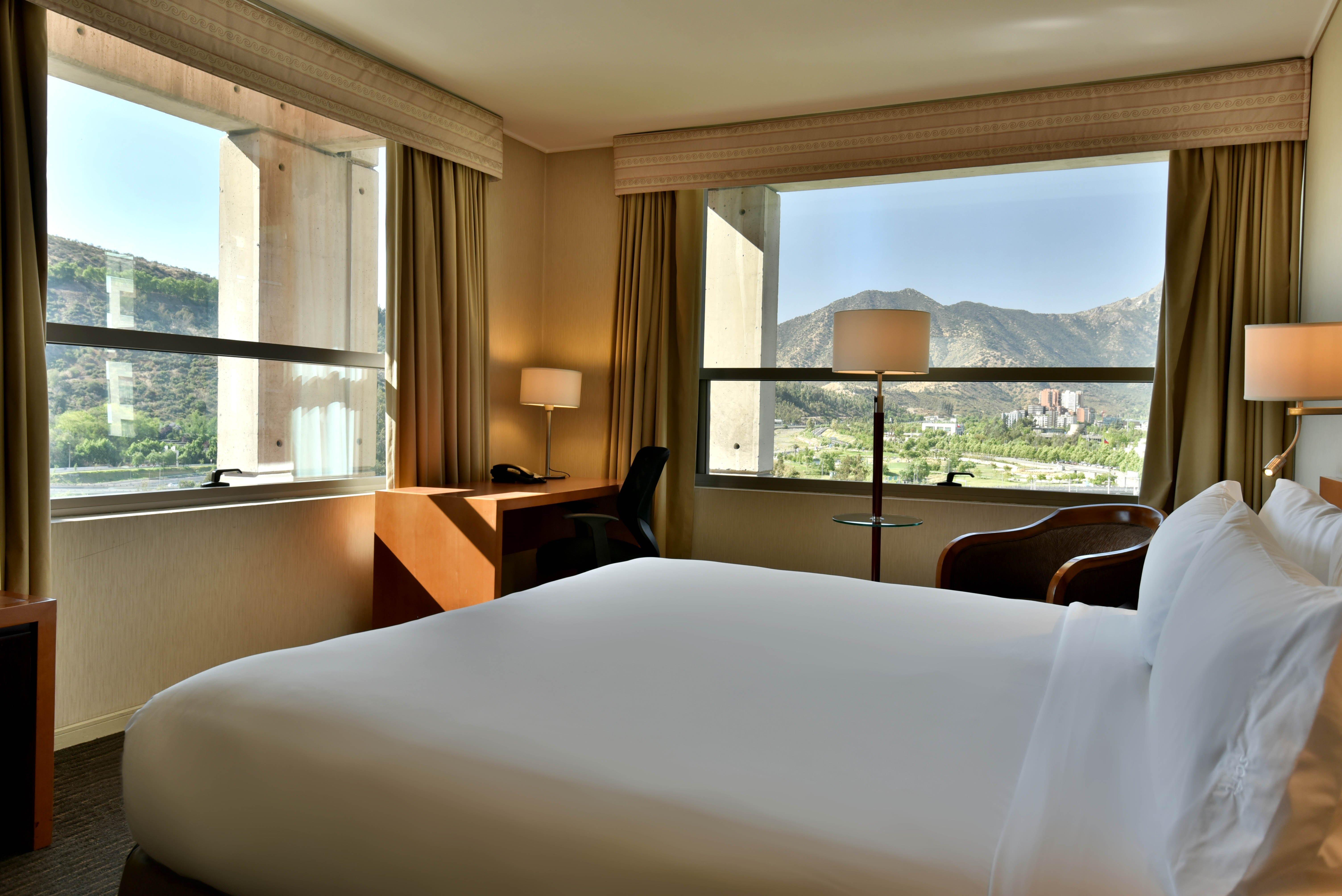 Holiday Inn Express Santiago Las Condes By Ihg Экстерьер фото