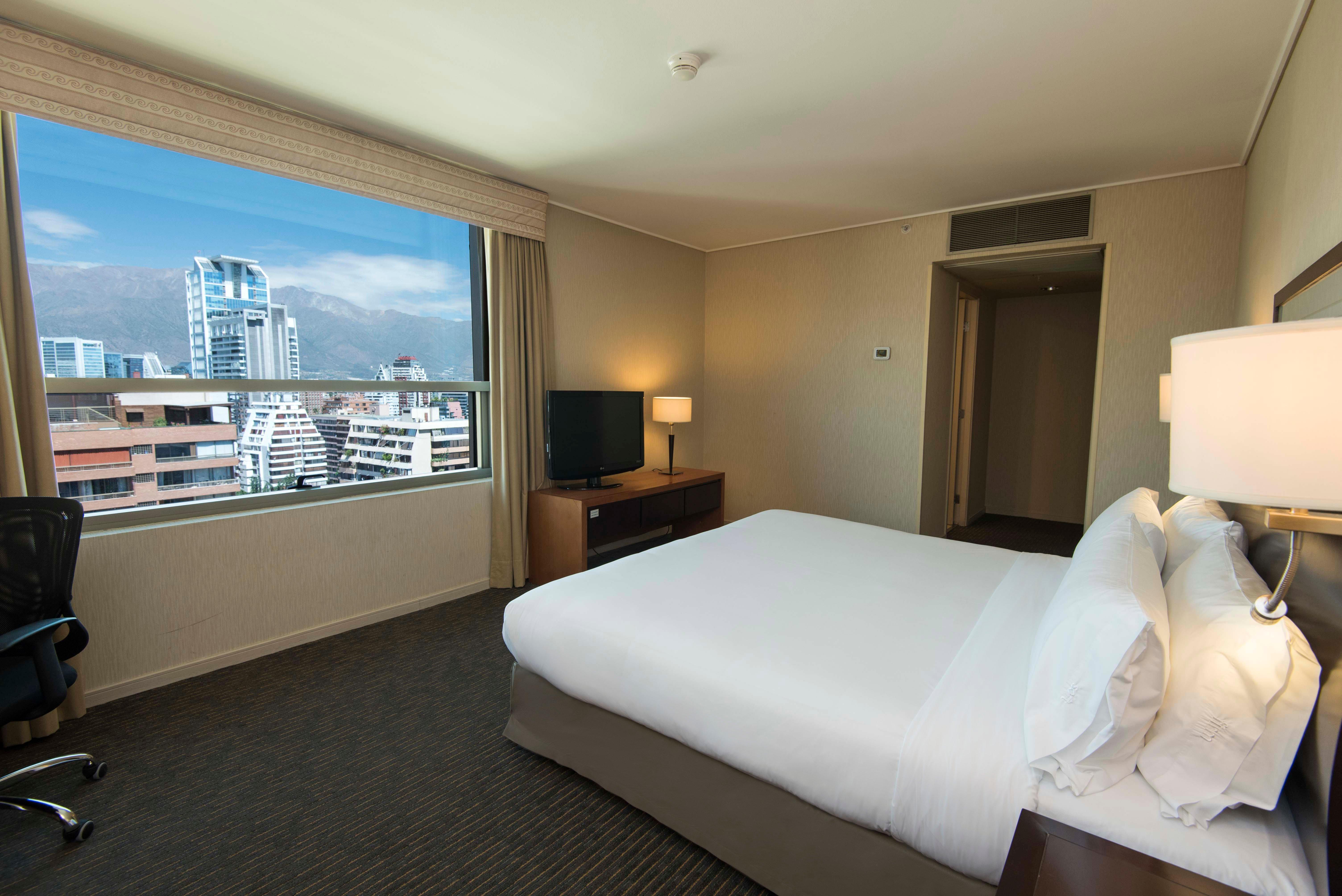 Holiday Inn Express Santiago Las Condes By Ihg Экстерьер фото