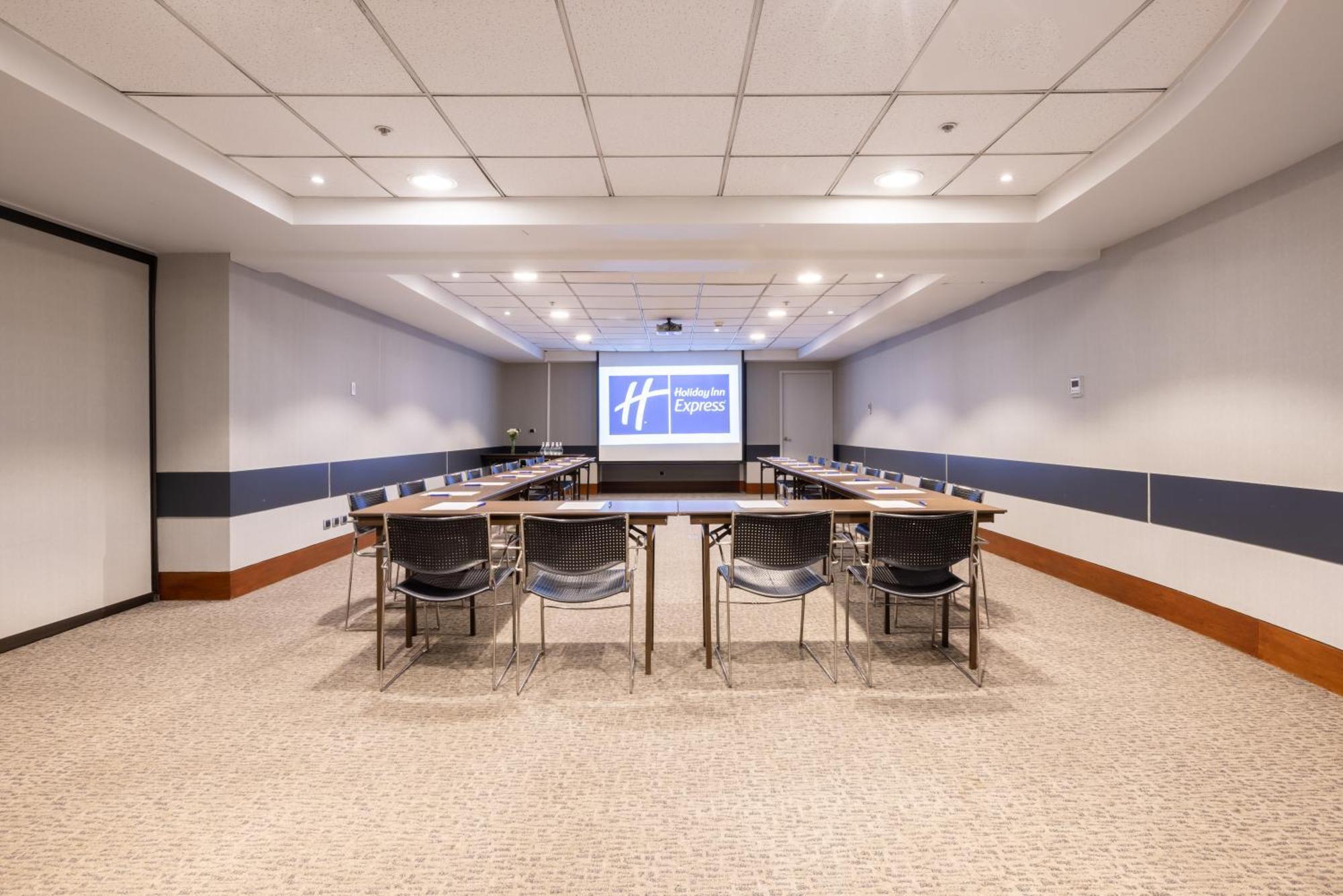 Holiday Inn Express Santiago Las Condes By Ihg Экстерьер фото