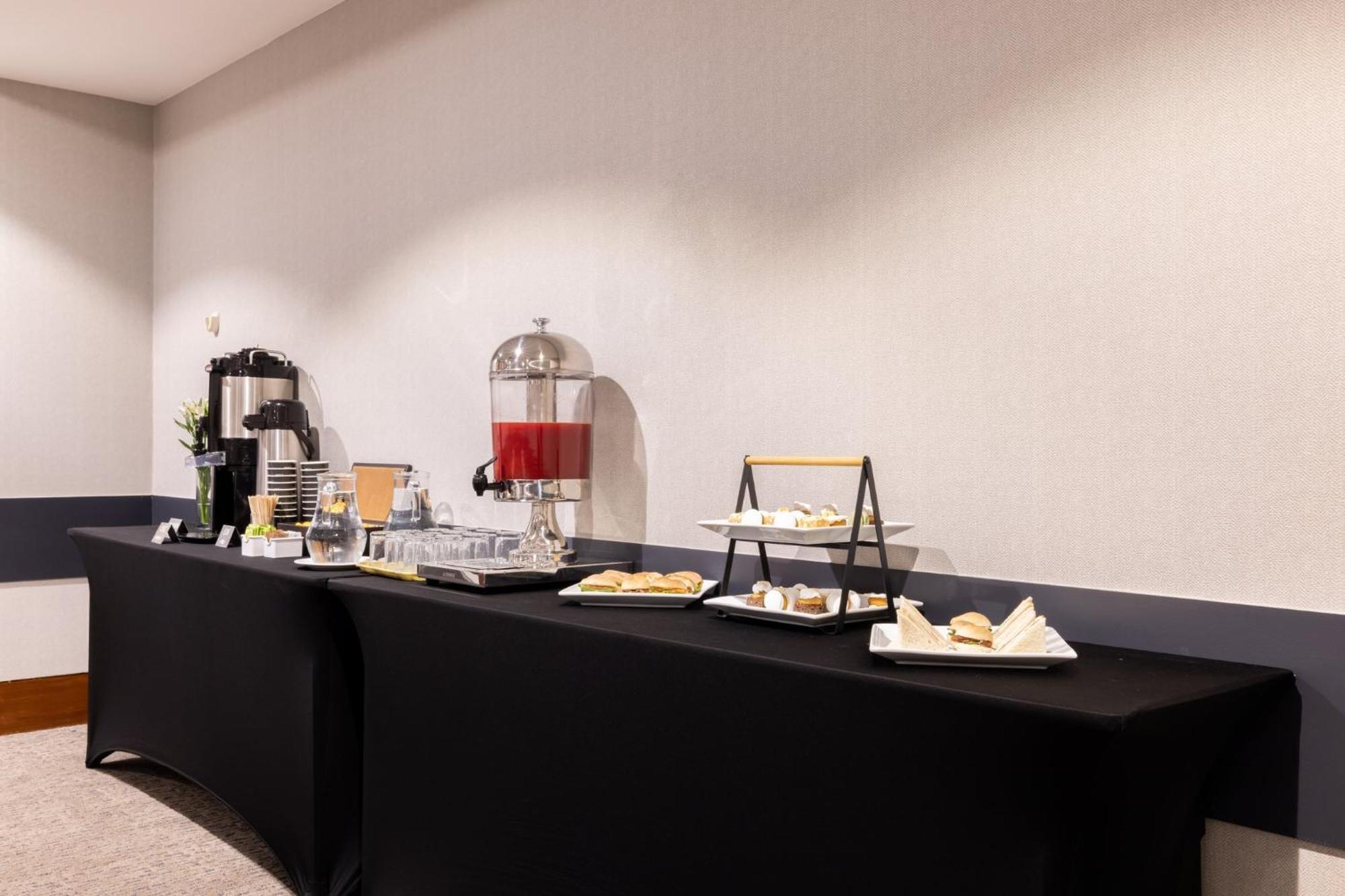 Holiday Inn Express Santiago Las Condes By Ihg Экстерьер фото