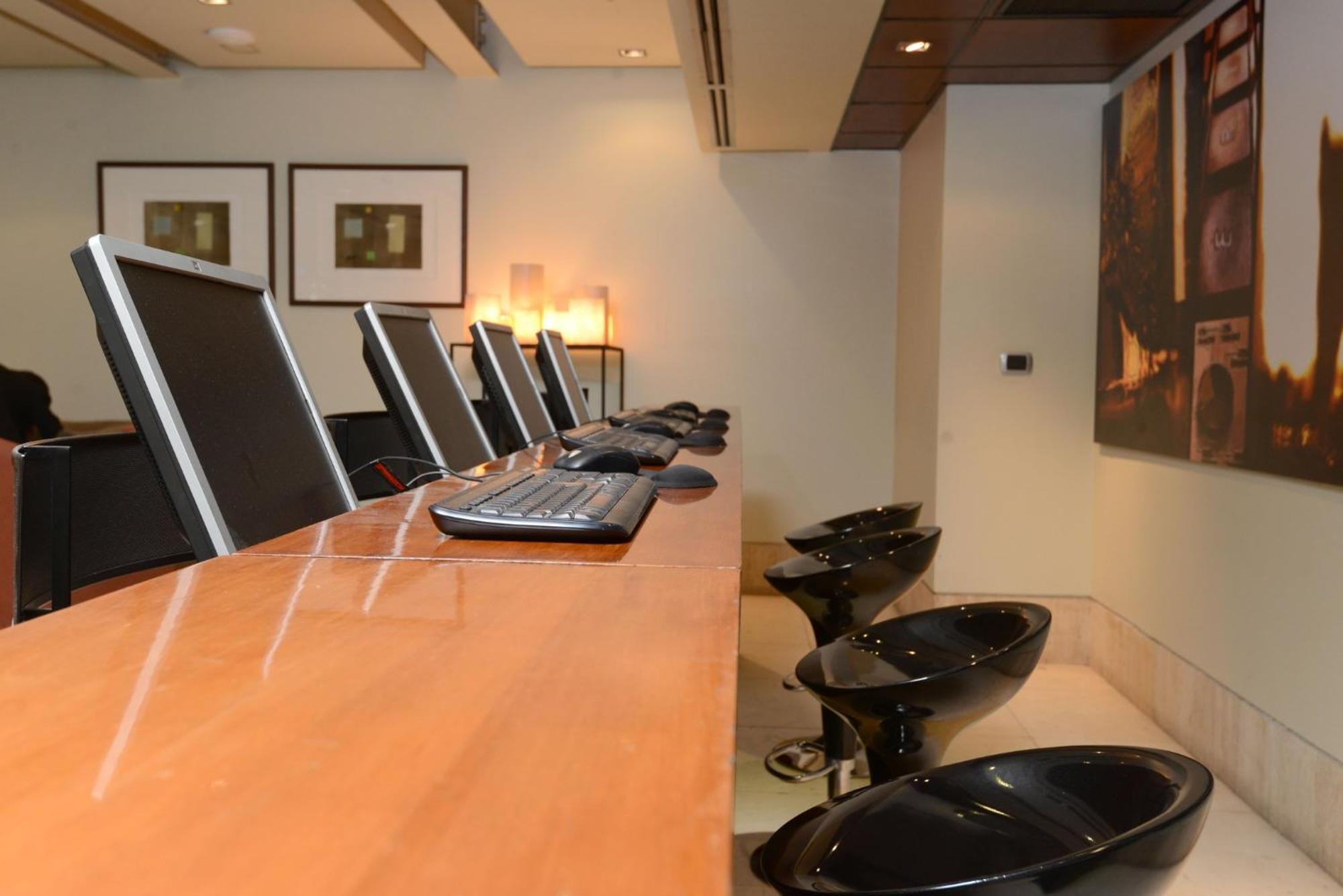 Holiday Inn Express Santiago Las Condes By Ihg Экстерьер фото