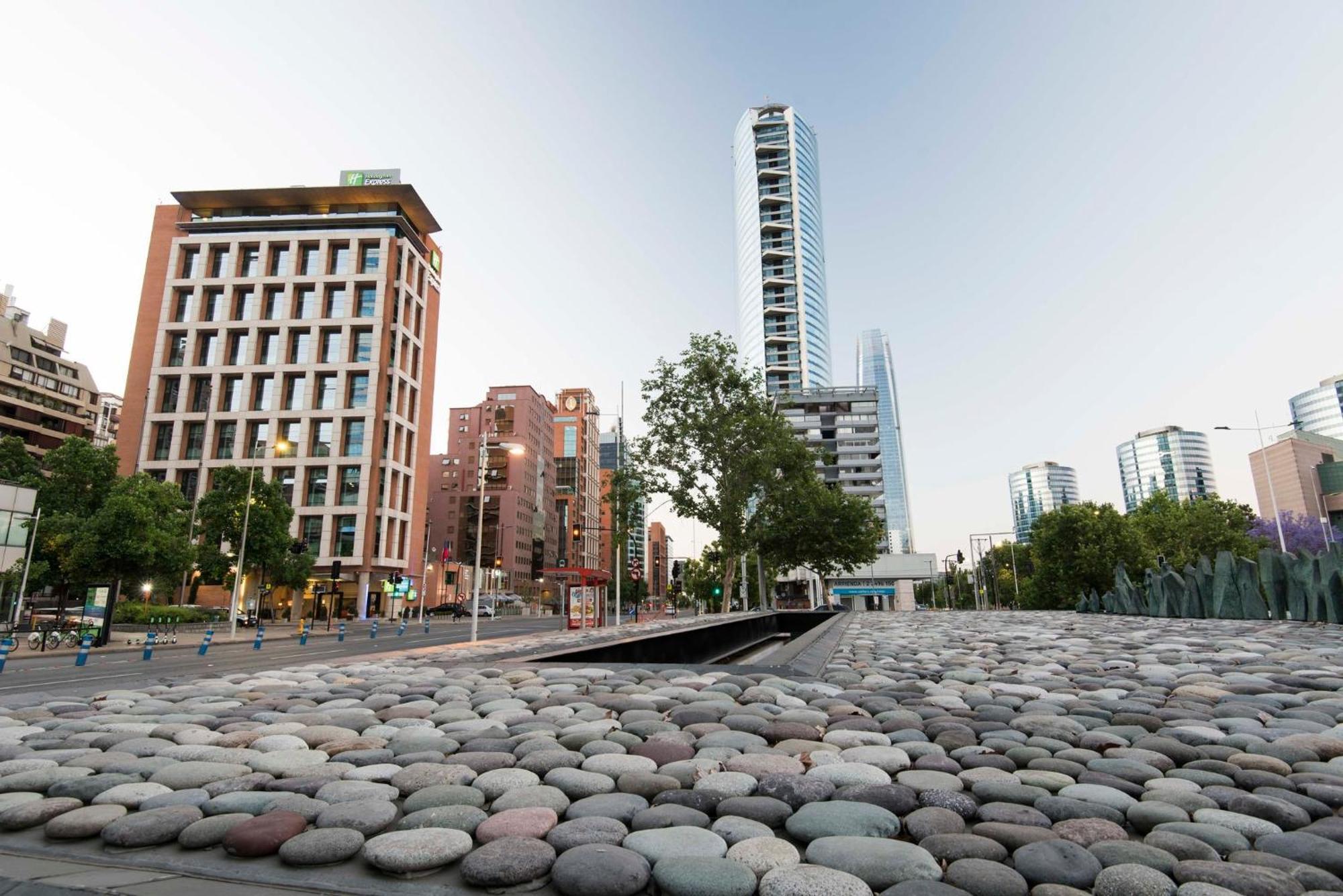 Holiday Inn Express Santiago Las Condes By Ihg Экстерьер фото