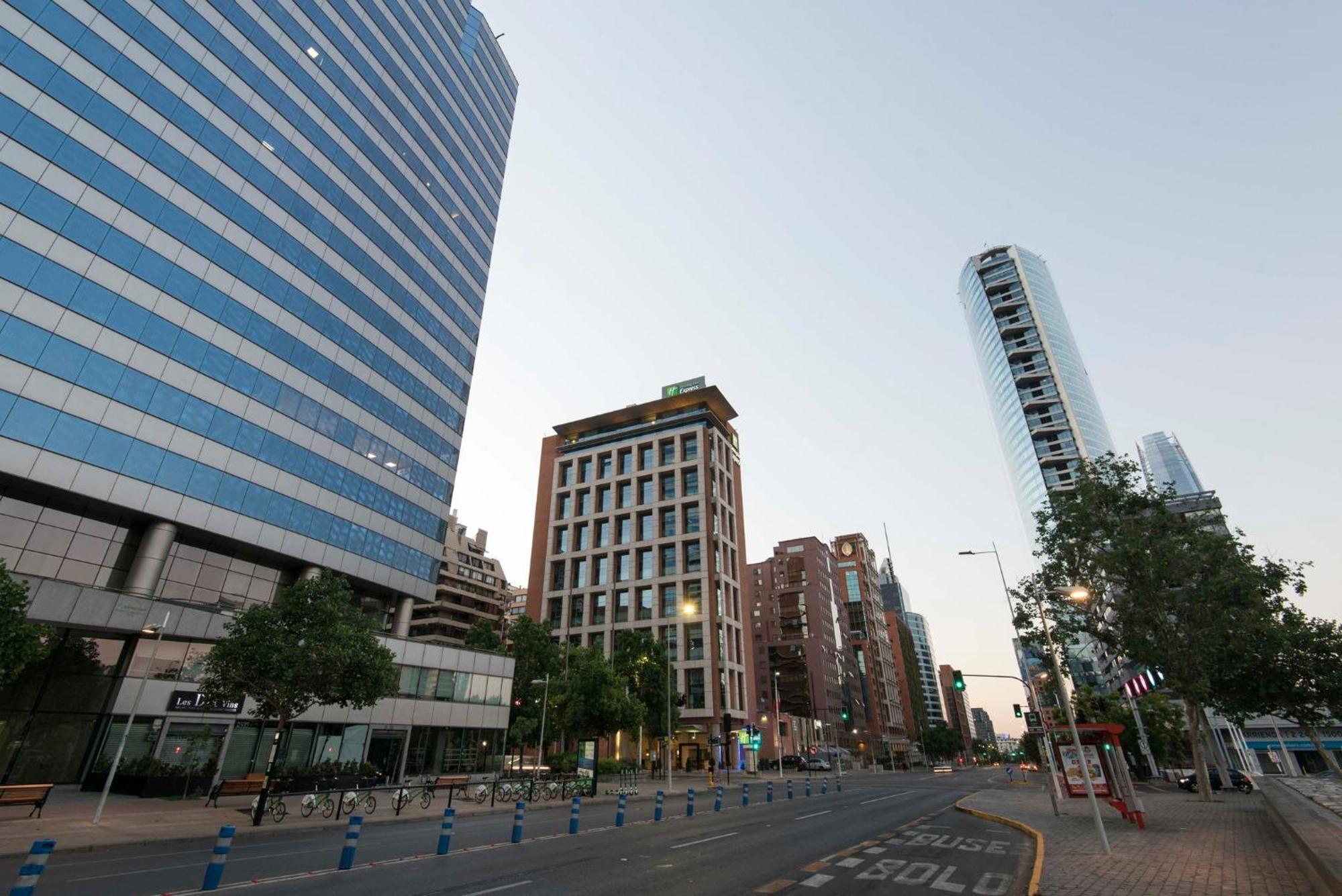 Holiday Inn Express Santiago Las Condes By Ihg Экстерьер фото